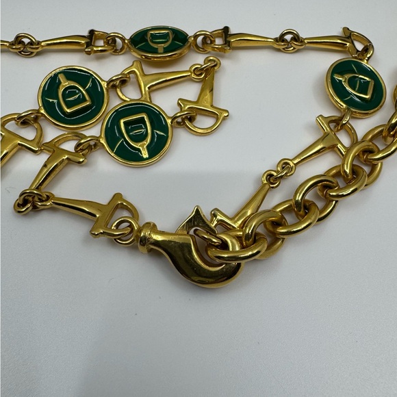 Gucci VINTAGE Horsebit Chain Belt Gold with Green Enamel Medallions beautiful - Picture 11 of 12